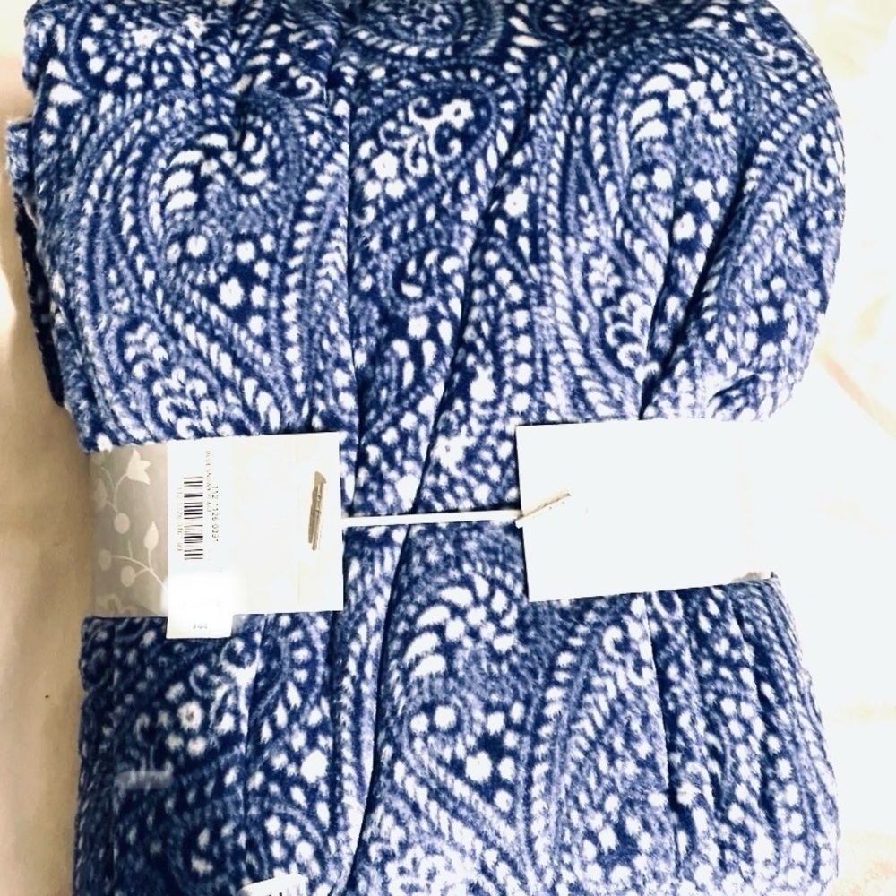 ADONNA Fleece Pajama Sets, navy and white paisley - Picture 3 of 4